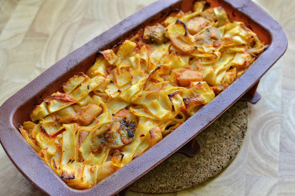 פשטידת פסטה עם עגבניות וחצילים