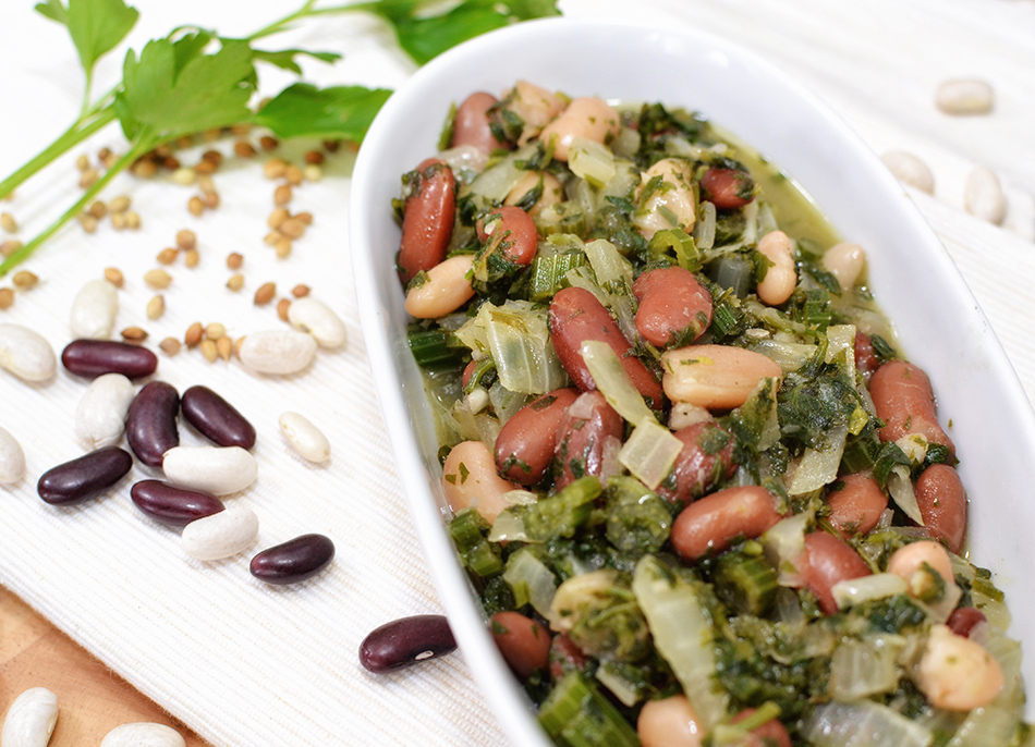 תבשיל שעועית אדומה ולבנה בירק