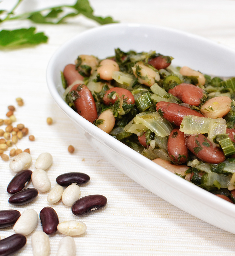 תבשיל שעועית אדומה ולבנה בירק