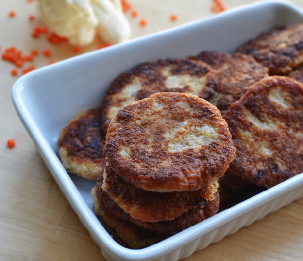 קציצות עדשים כתומות וכרובית