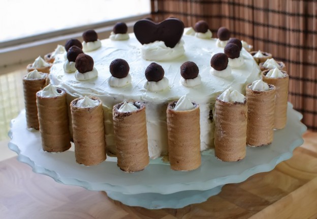 עוגת יום הולדת טבעונית וחגיגית