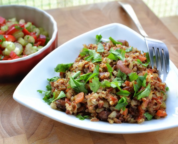 אורז אדום מלא עם שעועית וגזר