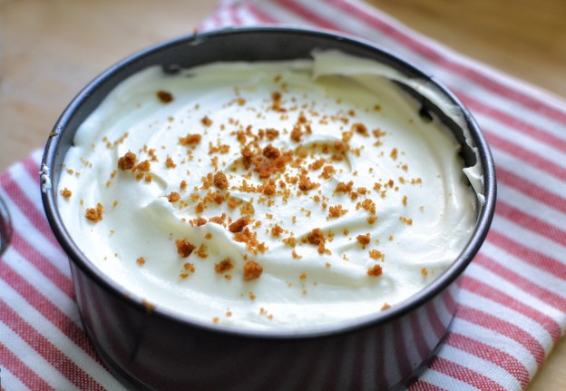 עוגת קרם עם עוגיות לוטוס