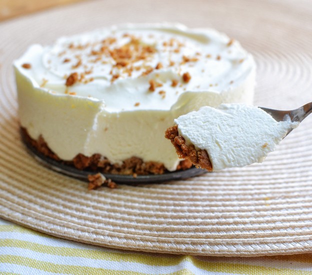 עוגת קרם עם עוגיות לוטוס