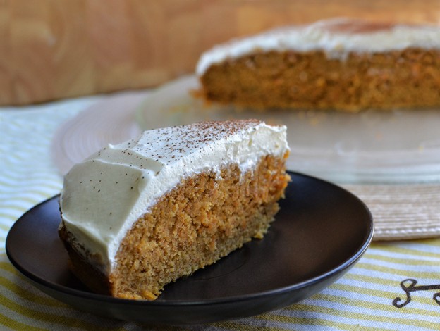 עוגת גזר טבעונית עם קרם וניל (+בונוס!)