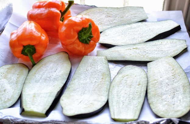 טרין חצילים ופלפלים טבעוני