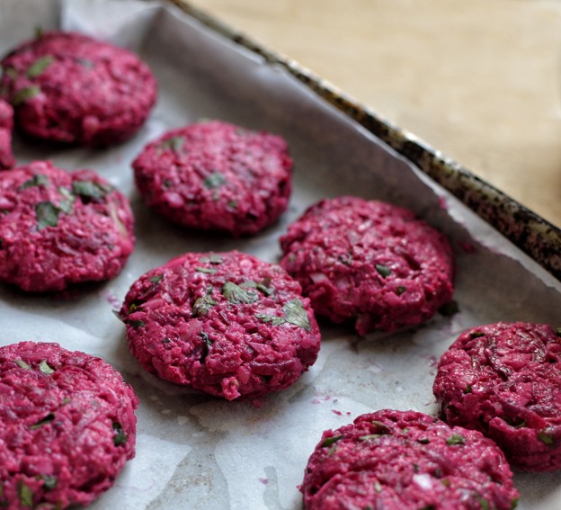 קציצות סלק ושיבולת שועל