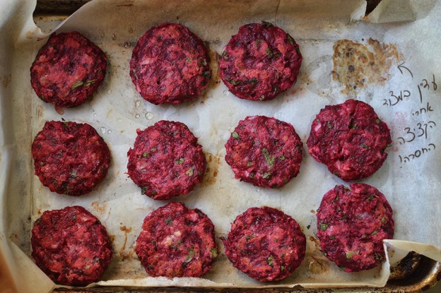 קציצות סלק ושיבולת שועל