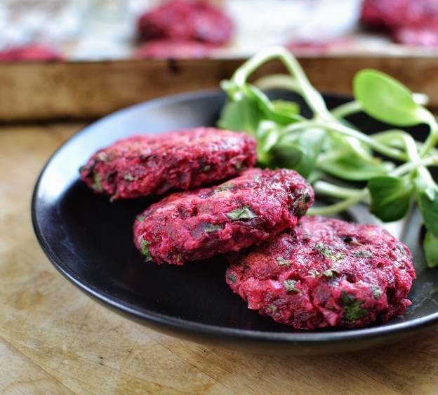 קציצות סלק ושיבולת שועל