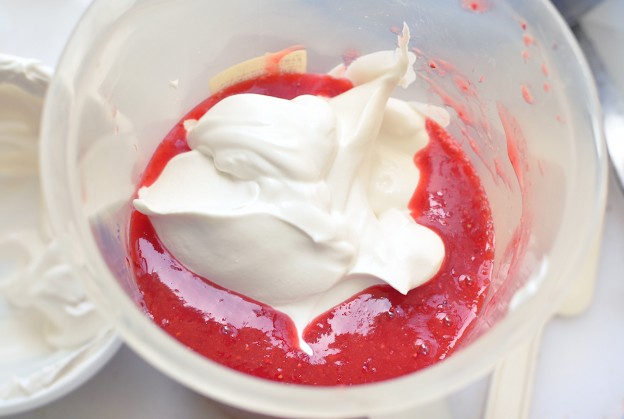 קרם תותים וקרמבל