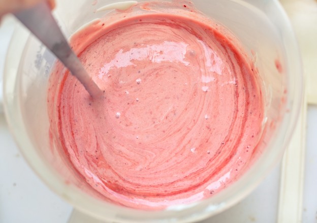 קרם תותים וקרמבל