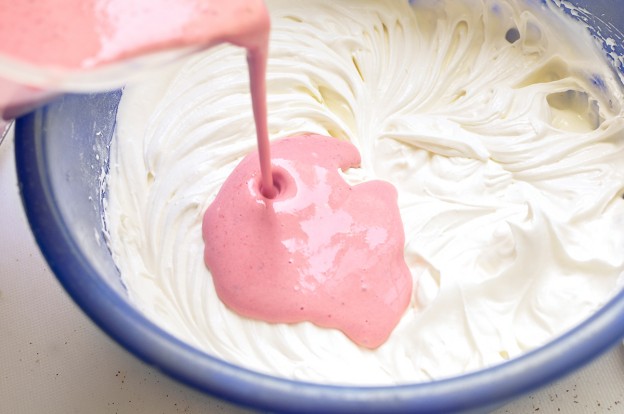 קרם תותים וקרמבל