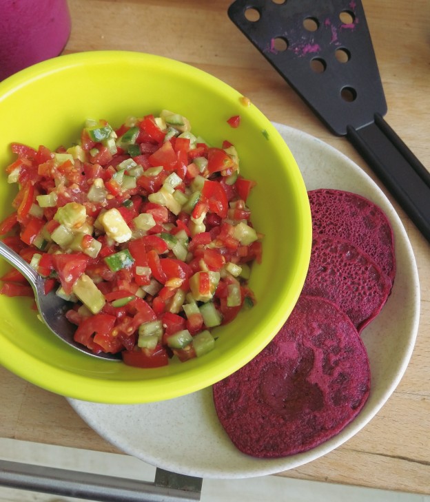 חביתיות סלק וסלט ירקות