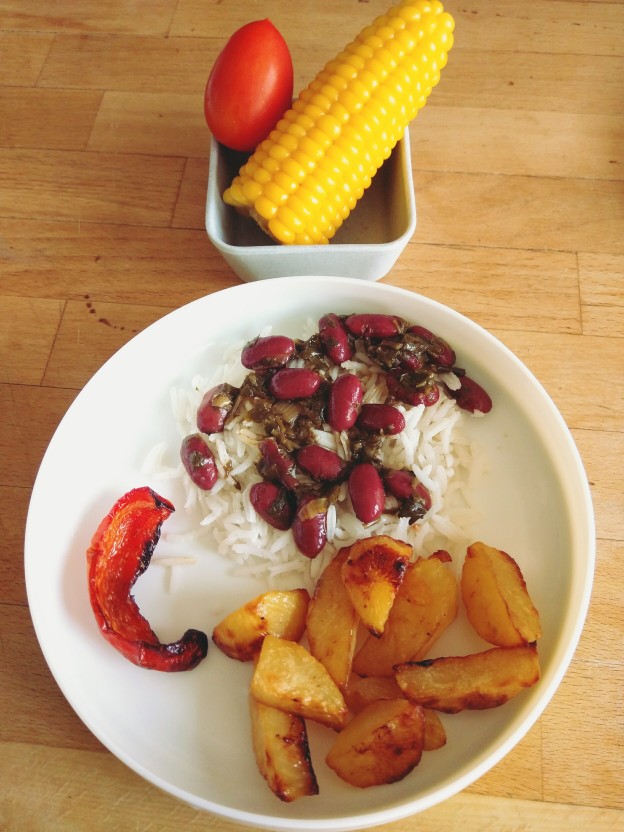 חורשט סבזי עם אורז, תפוחי אדמה ותירס