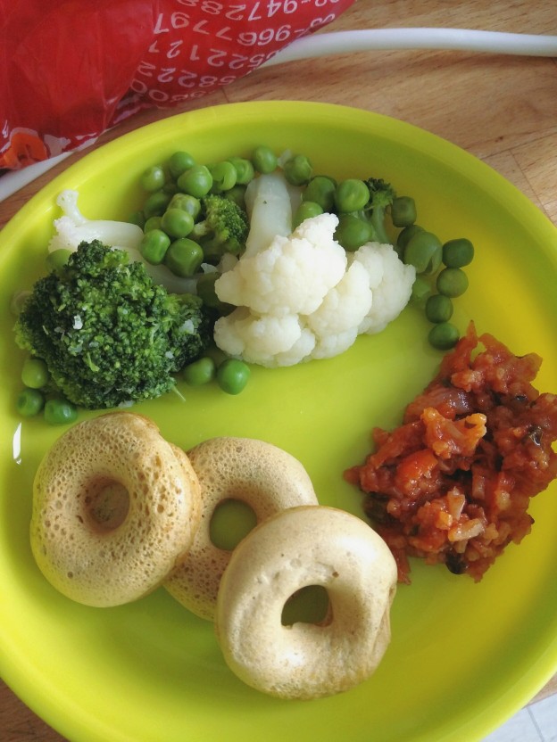 גלגלי עדשים וכוסמין, ממולאים וירקות