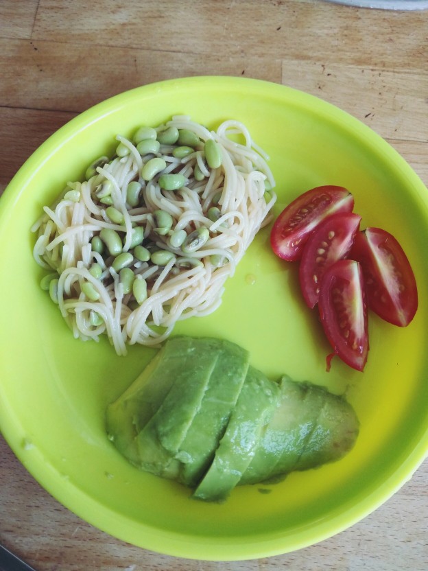 אטריות עם לוביה ירוקה